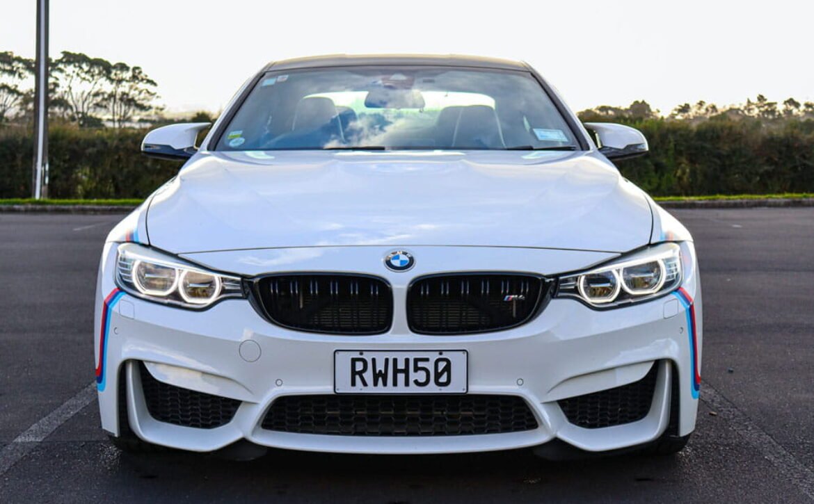 Alpine White BMW M4 dealer Dunedin